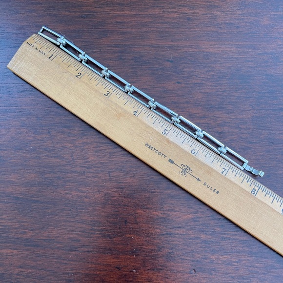 Silver tone paper clip style bracelet bangle - Picture 4 of 5